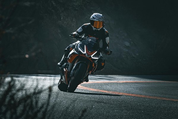 Améliorez votre visibilité avec les phares adaptatifs